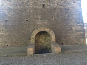 torre cartosio lato fontana